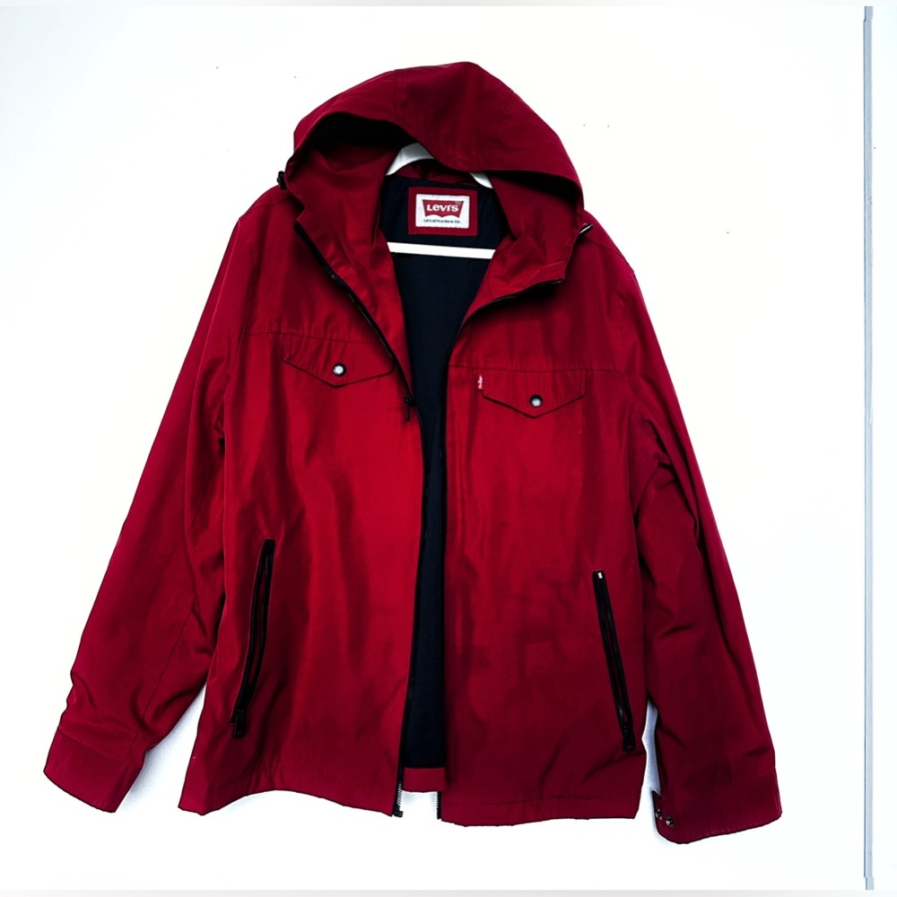 ♦️Levi’s♦️ Men's Water Resistant Hooded Jacket in Red